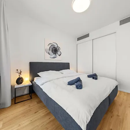 Castle View In Sky Park By Zaha Hadid 布拉迪斯拉发