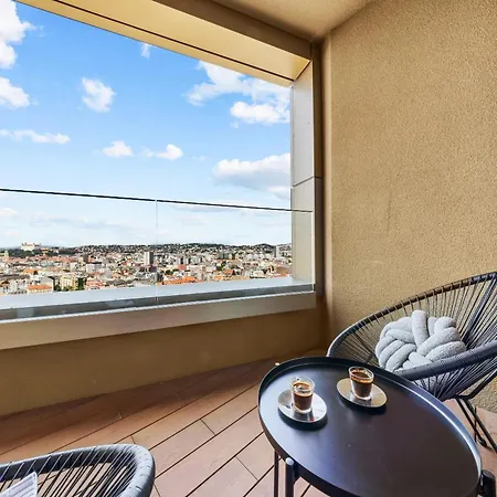 Castle View In Sky Park By Zaha Hadid דירה *