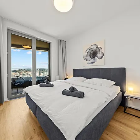 Castle View In Sky Park By Zaha Hadid 布拉迪斯拉发