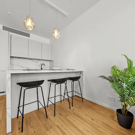 Castle View In Sky Park By Zaha Hadid דירה ברטיסלאבה